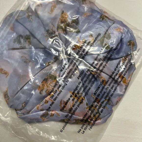 Common Era Botticelli's Daydream Oversize Scrunchie - Picture 4 of 7